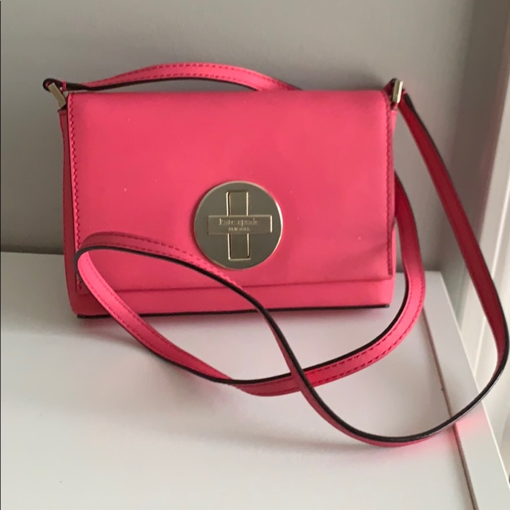 Kate Spade Saffiano Crossbody (hot pink)